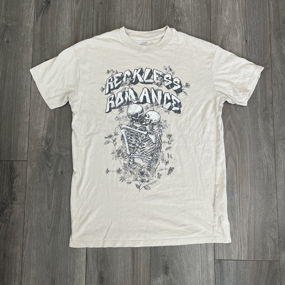 Cotton On Relaxed Boyfriend T Shirt Mens XS Beige Reckless Romance Skeletons